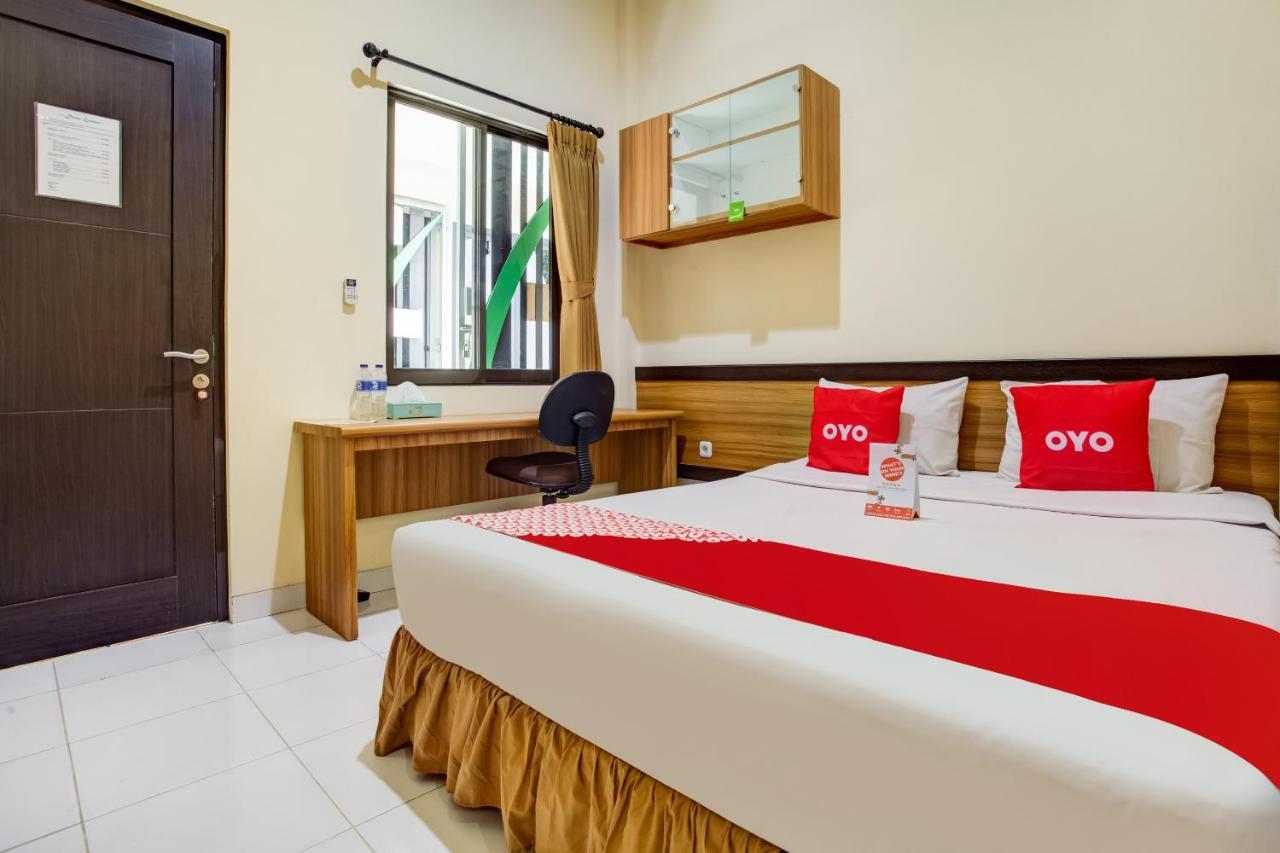 Oyo 90037 Rumah 2*