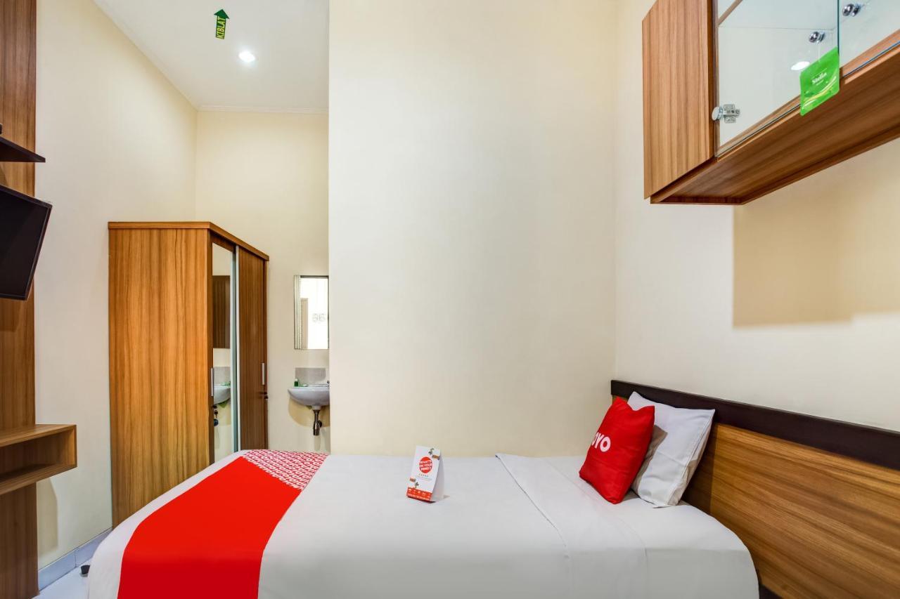 Hotel Oyo 90037 Rumah 2*