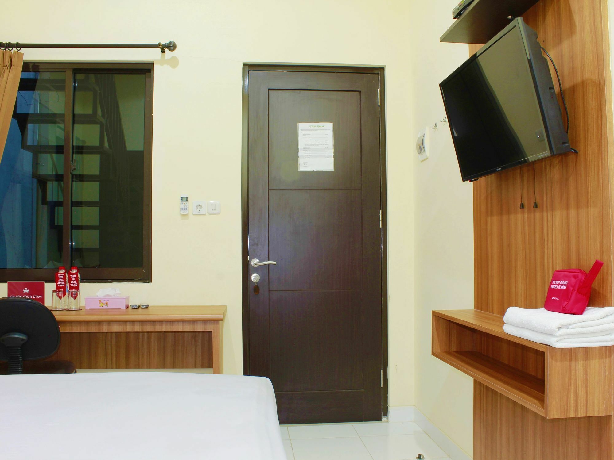 Oyo 90037 Rumah Hotel 2*